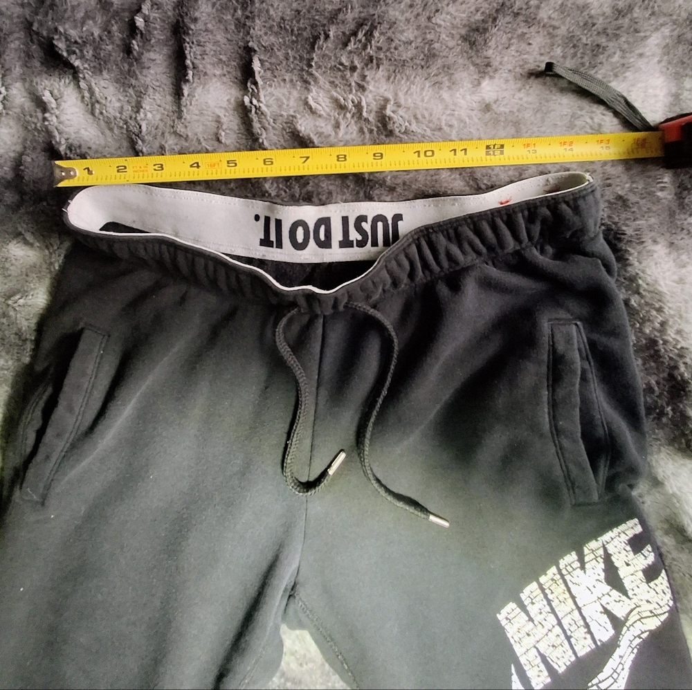 Nike Vintage Men's Black Joggers with White Logo - Picture 5 of 8